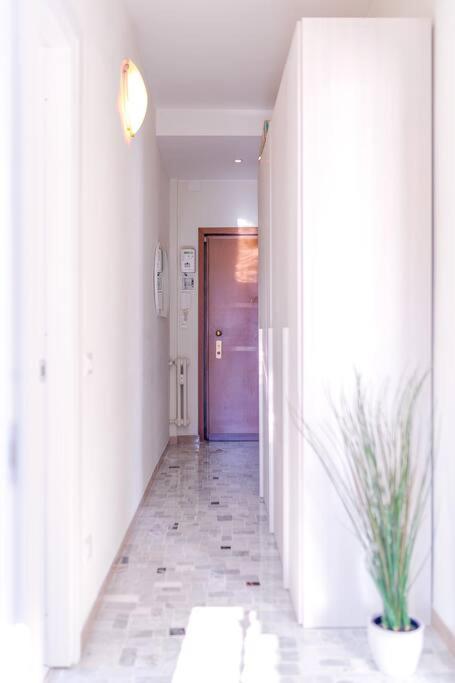 Navigli - Downtown - Duomo Spacious Two Bedroom Apartment - Close To Metro - Ac - Wi-Fi ميلان المظهر الخارجي الصورة